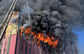 超1000万件衣鞋被烧毁！亚洲最大时尚物流中心大火烧了60小时