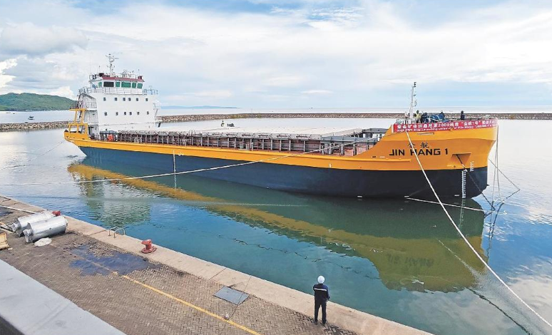 提前9天交付 山东造船舶“金航一号”在坦桑尼亚顺利下水