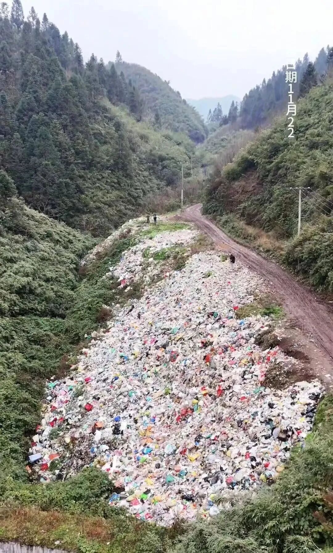 云南彝良又现垃圾乱放，农村垃圾该如何处理