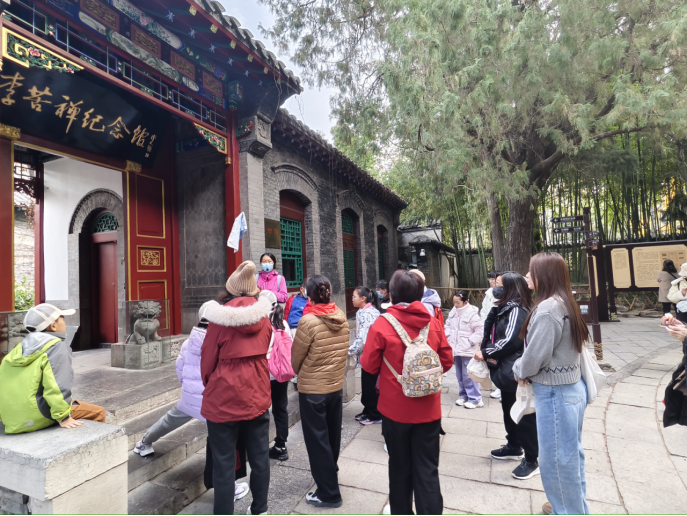 文脉浸润成长！“这一站，济南！” 文物研学游探访泉城名士地标