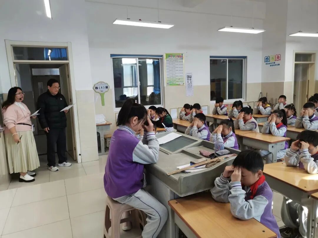 指尖律动护"视"界!济南高新区稼轩小学开展眼保健操评比活动