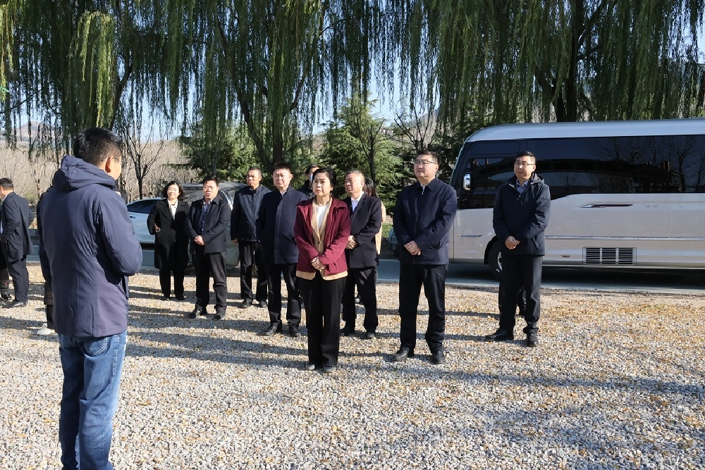 山东社会科学院赴市中区党家街道丘山社区开展“双报到”工作