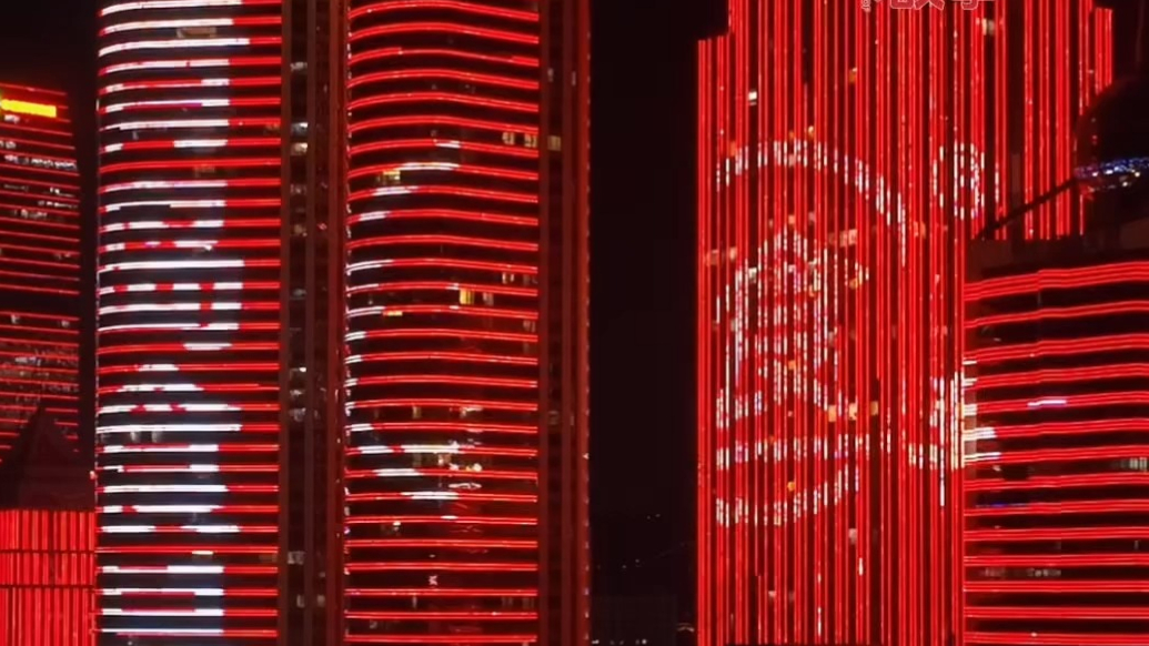 这次我们不低调了！青食钙奶饼干巨幅灯光秀亮相浮山湾