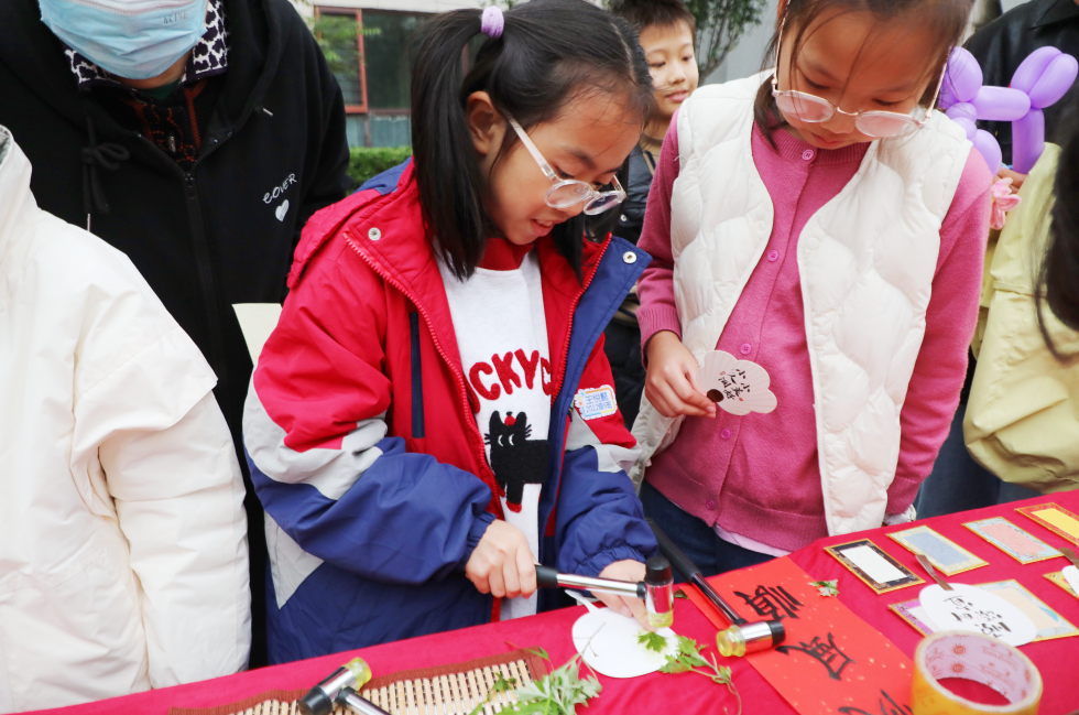 天衢新区长河街道：睦邻节里，陌邻成“家人”