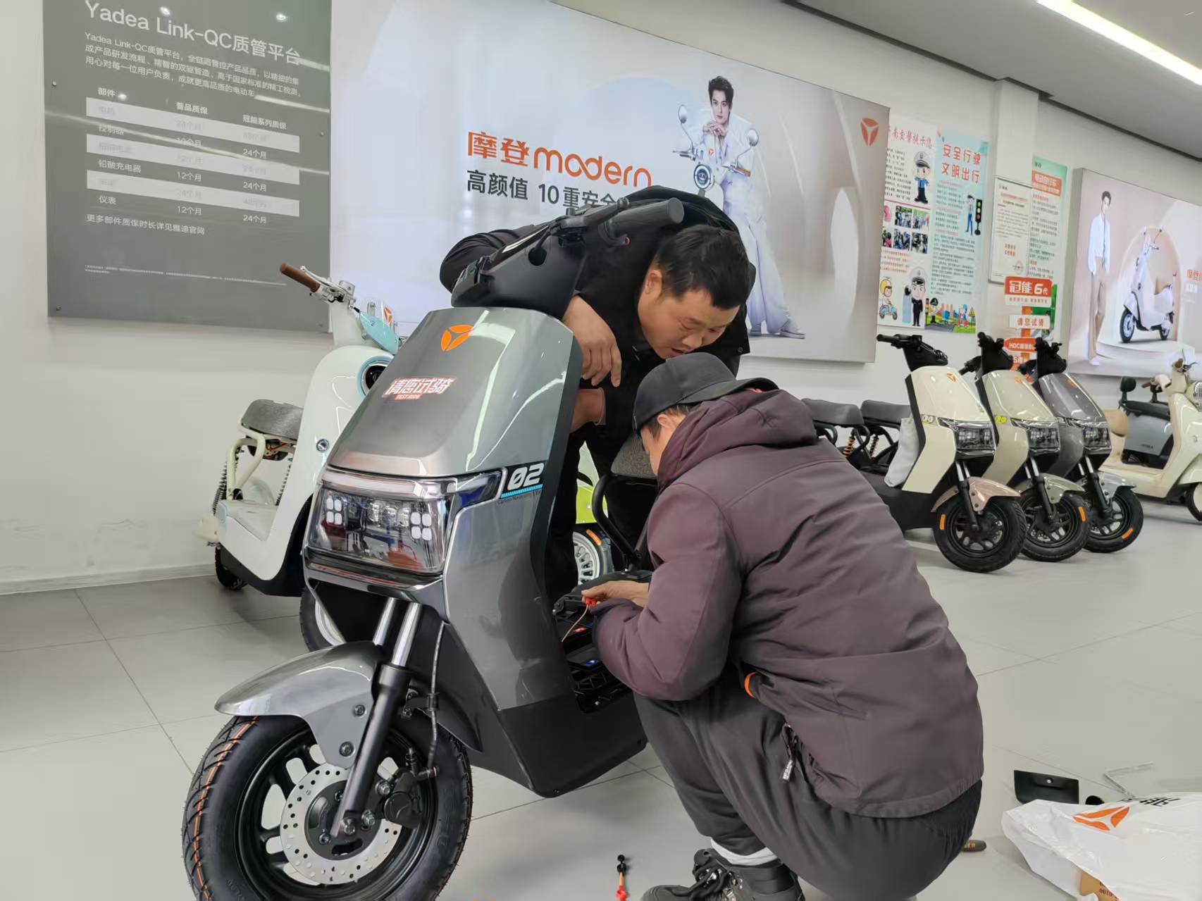 记者蹲点|一家电动自行车门店店长的“新旧”观