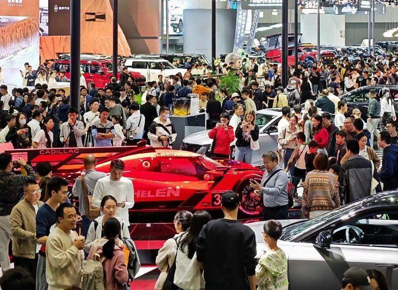 11月车市终端销量约215万辆，12月车市有望回温