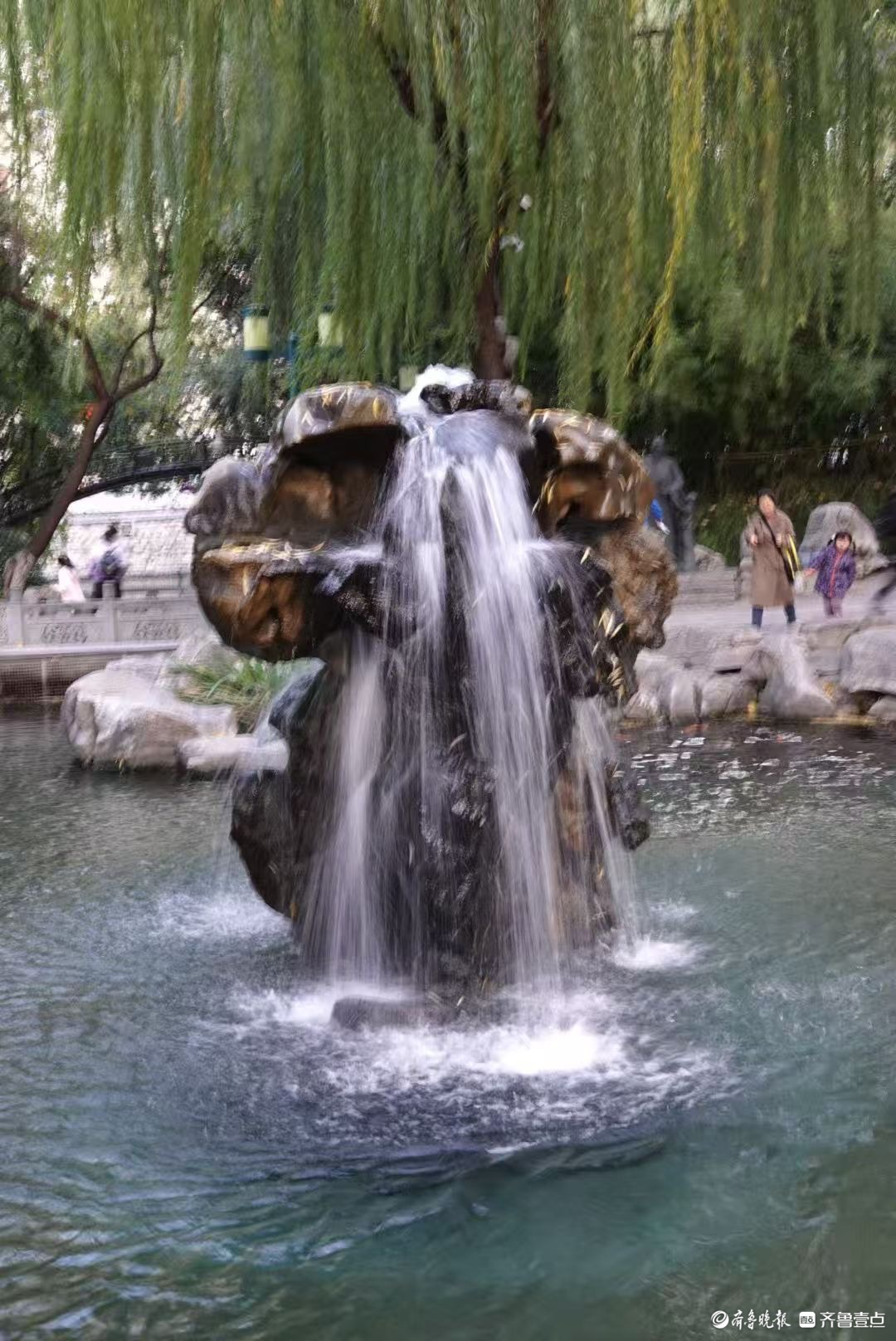  初冬月牙泉撒欢