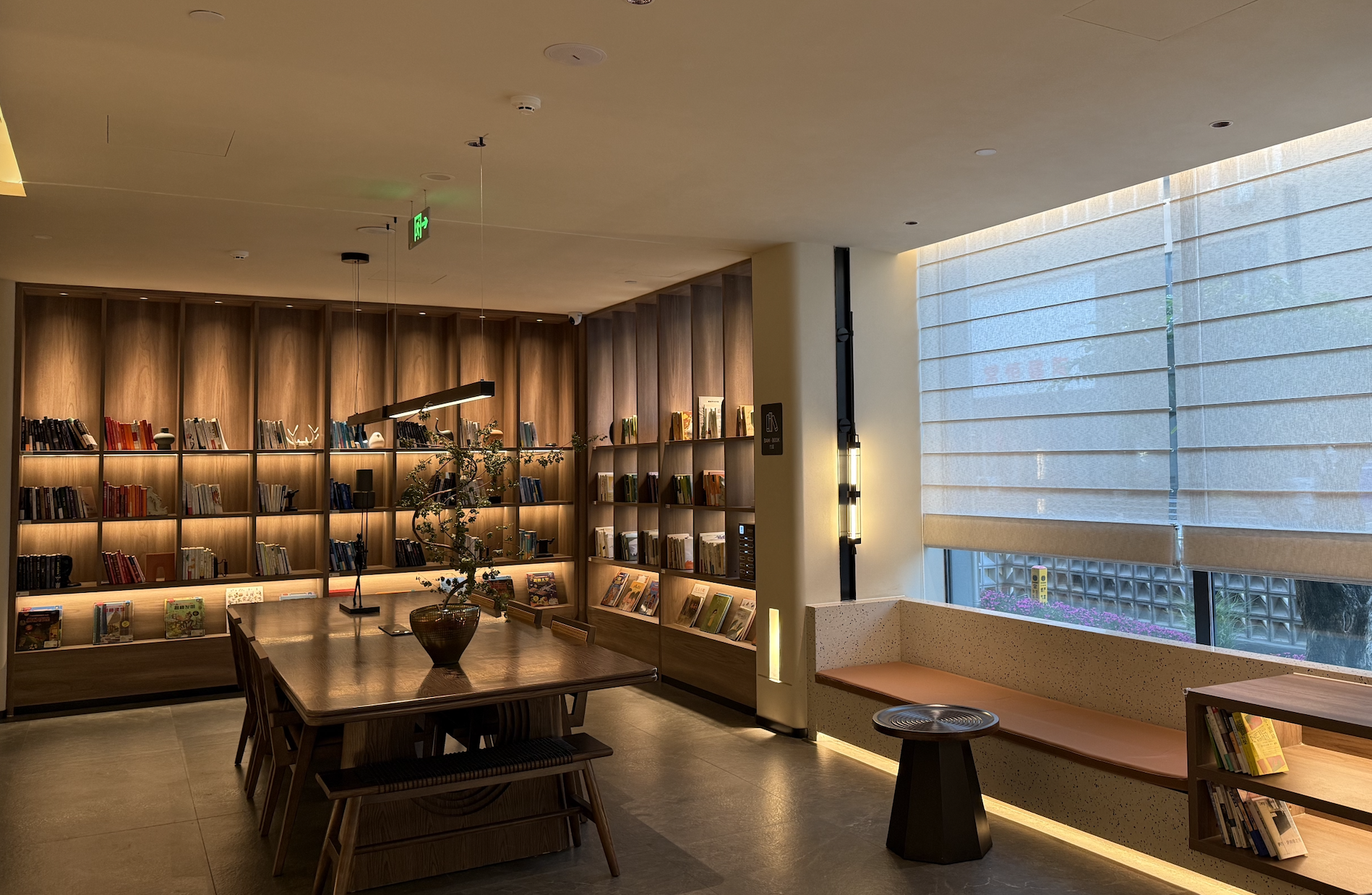 果然财经｜从卖房间到经营场景，酒店“第三空间”成增收突破口