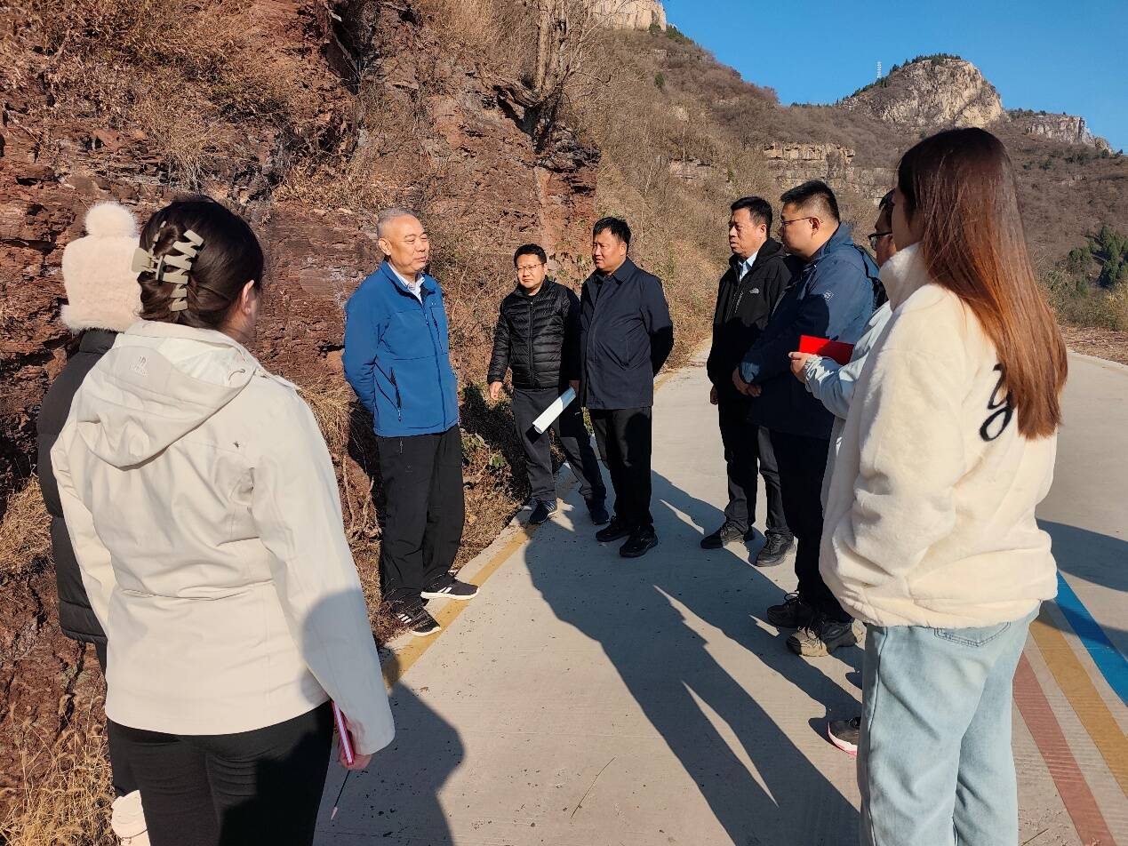 山东省煤田地质局一队生态地质技术部党支部开展“野外地质实践”主题党日活动