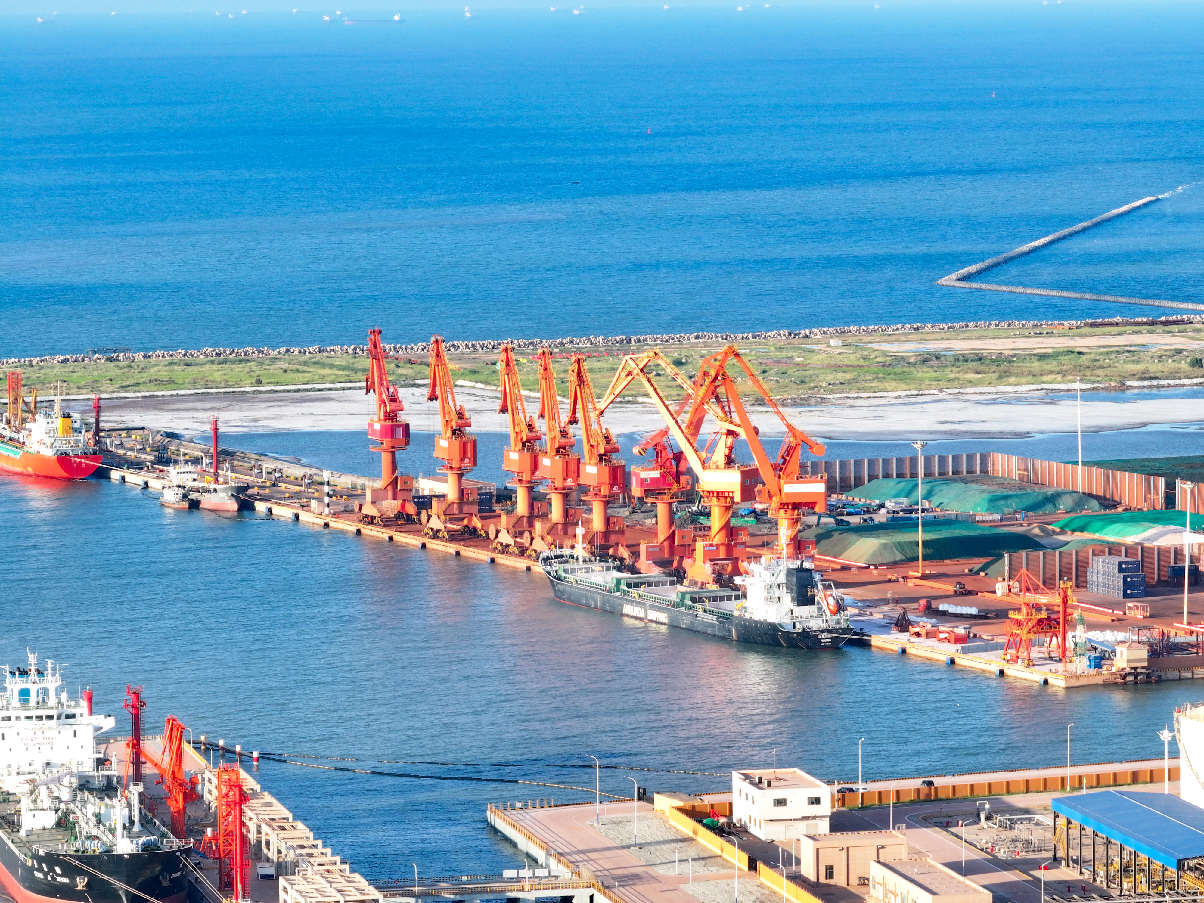 滨州港海港港区跻身“千万吨级港口”行列