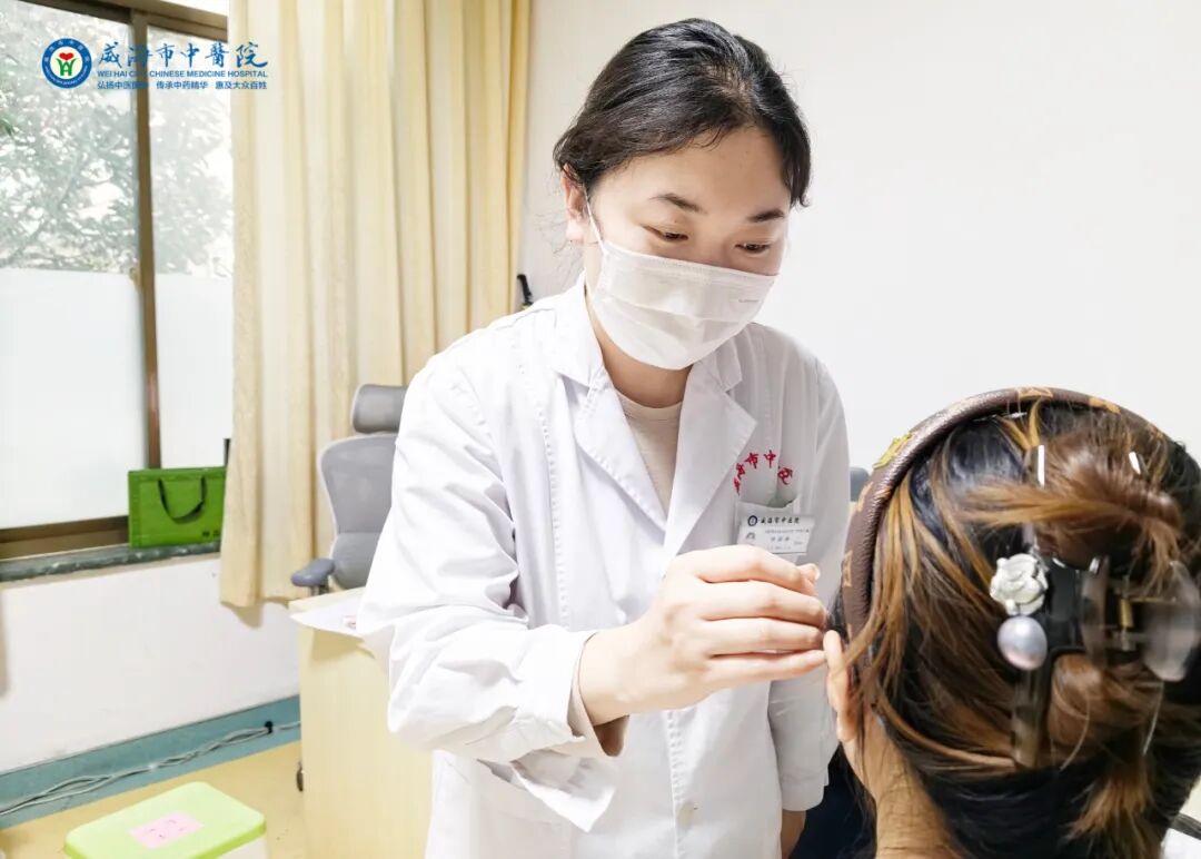 威海市中医院：细针“熨平”皱纹，中医美容受宠