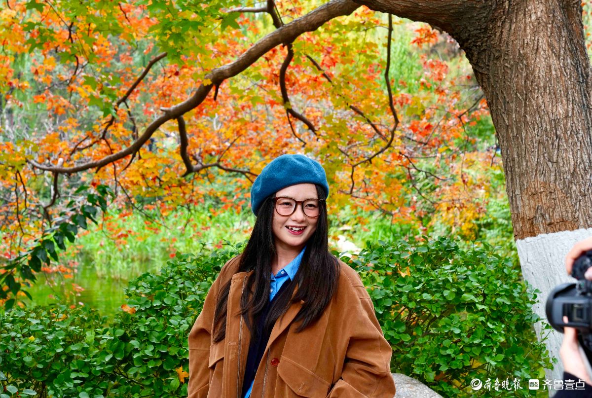 冬季的趵突泉景区，有一处红叶打卡地