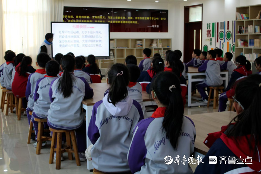 弘扬爱国精神，德州学院马克思主义学院志愿者在行动