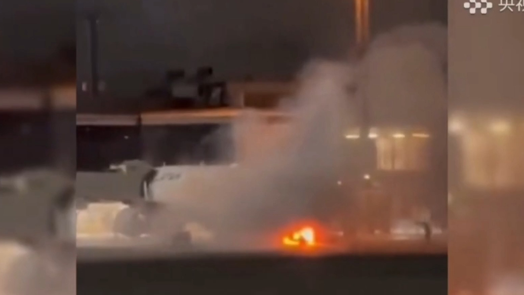 果然视频·看天下|一架空客A320在巴西降落后起火