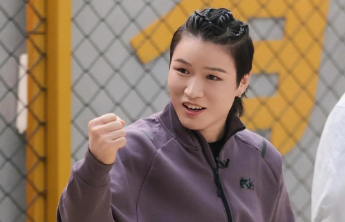 对话张伟丽：拳头与微笑之间，是完整的我