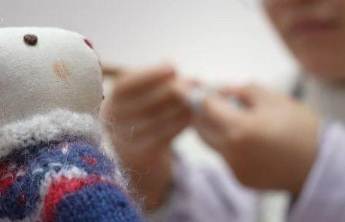 服装厂瞄准“新赛道”！“娃衣”市场“新年战袍”走俏