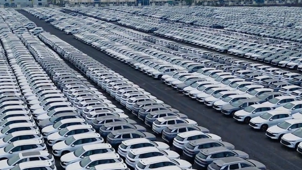 果然财经|两年零出险续保反涨两千，新能源车险定价到底看啥？