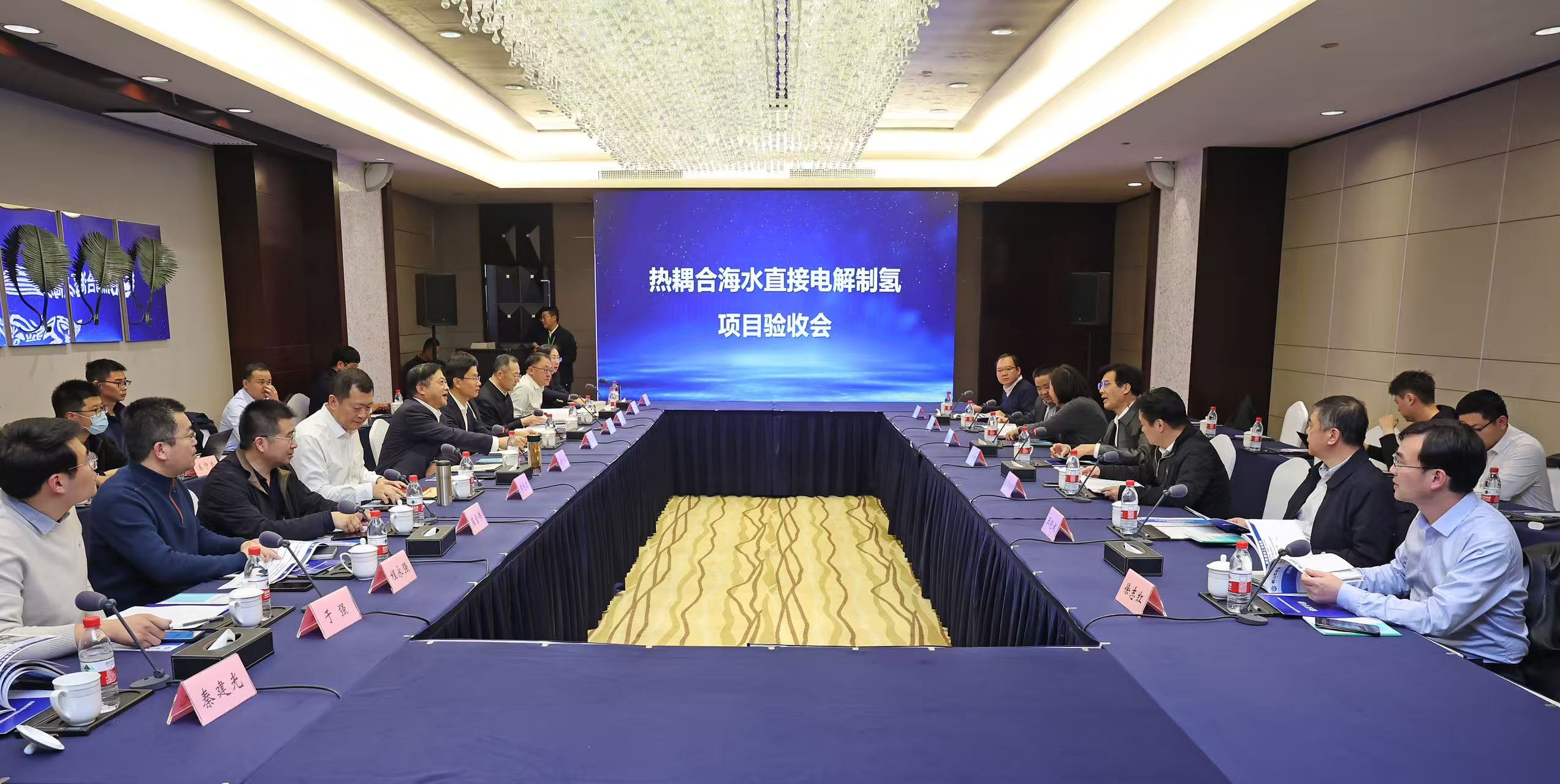 全国首台套热耦合海水直接电解制氢装置稳定运行超500小时