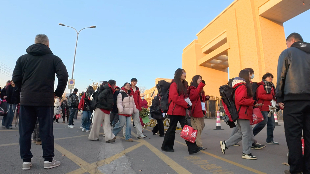 果然视频｜美术生不是“文化课差”的代名词，陪考教师谈艺考之变