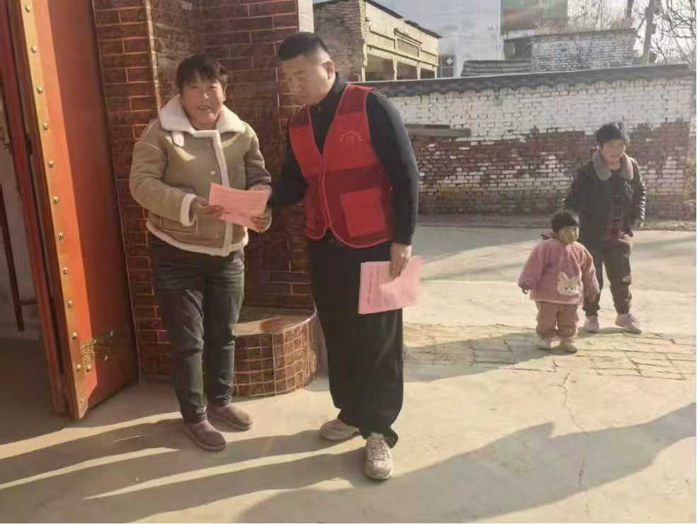 志愿服务送安全 温情守护暖寒冬
