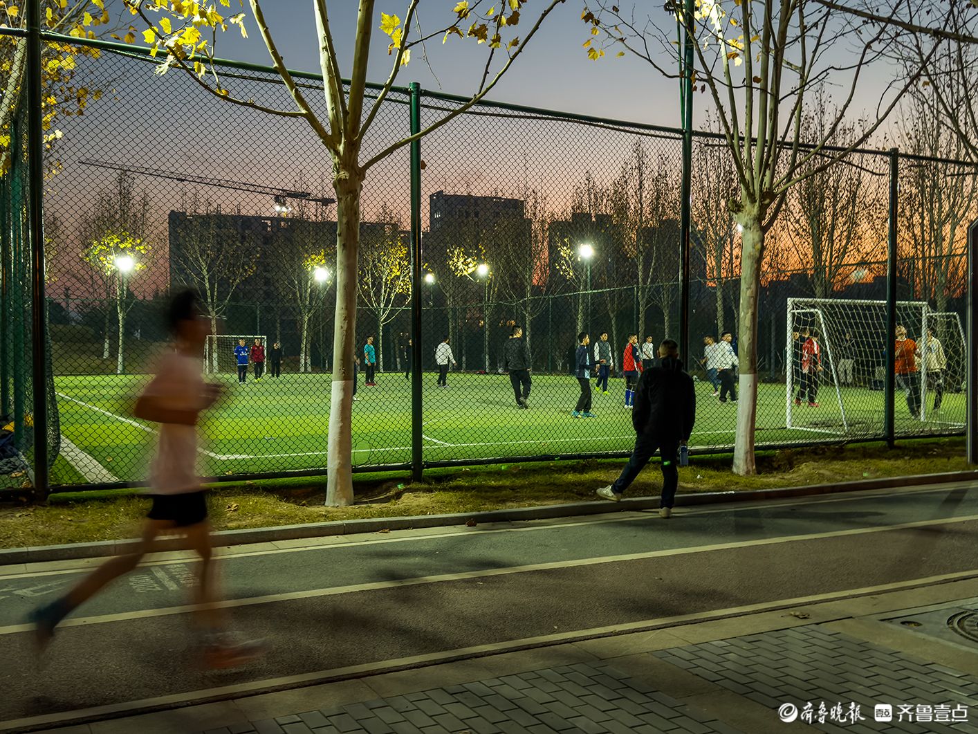今视角|冬日傍晚的康体公园