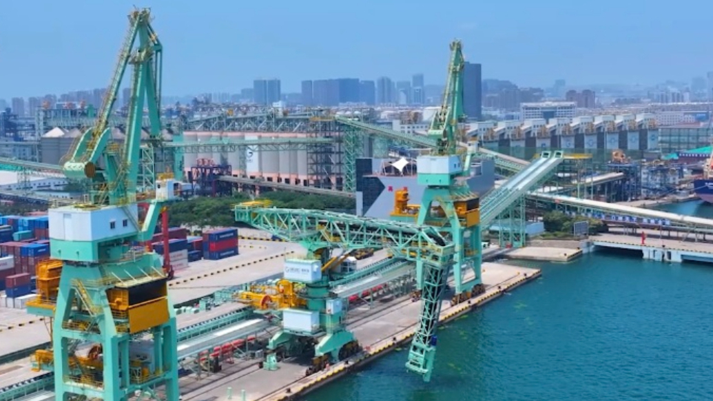 牢记嘱托 逐梦深蓝|100%国产化！日照这台“绿巨人”刷新粮食接卸行业纪录