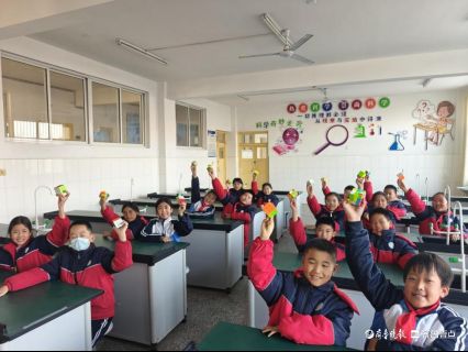 魔方转动展风采——广平镇麻庄小学第五届魔方比赛顺利举办