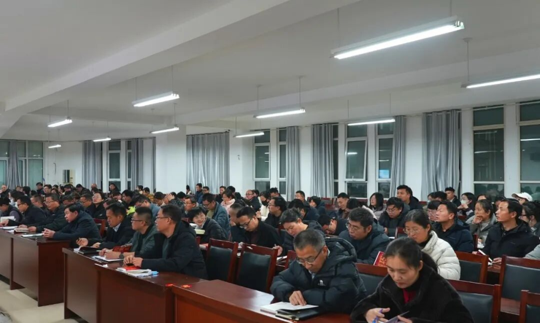 单县一中召开人工智能赋能教学工作培训会