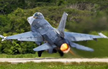 泰称派出F-16战机攻击柬军事目标，柬称持续与敌人作战