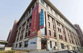 世博高新医院为患者成功修补“超大疝”