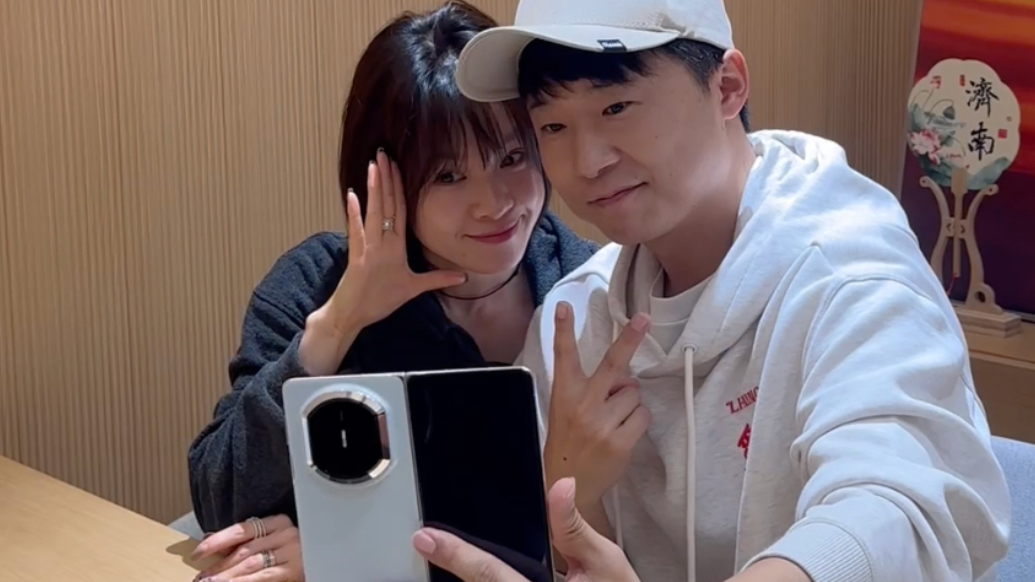 果然视频｜李越宏妻子王瑶：很开心一起逛街，感觉回到谈恋爱时