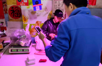 “美颜”生鲜灯仍在岗，堵点在哪