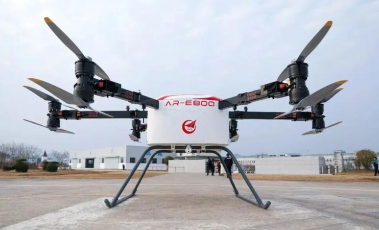我国国产首款重载电动垂直起降飞行器AR-E800首飞成功