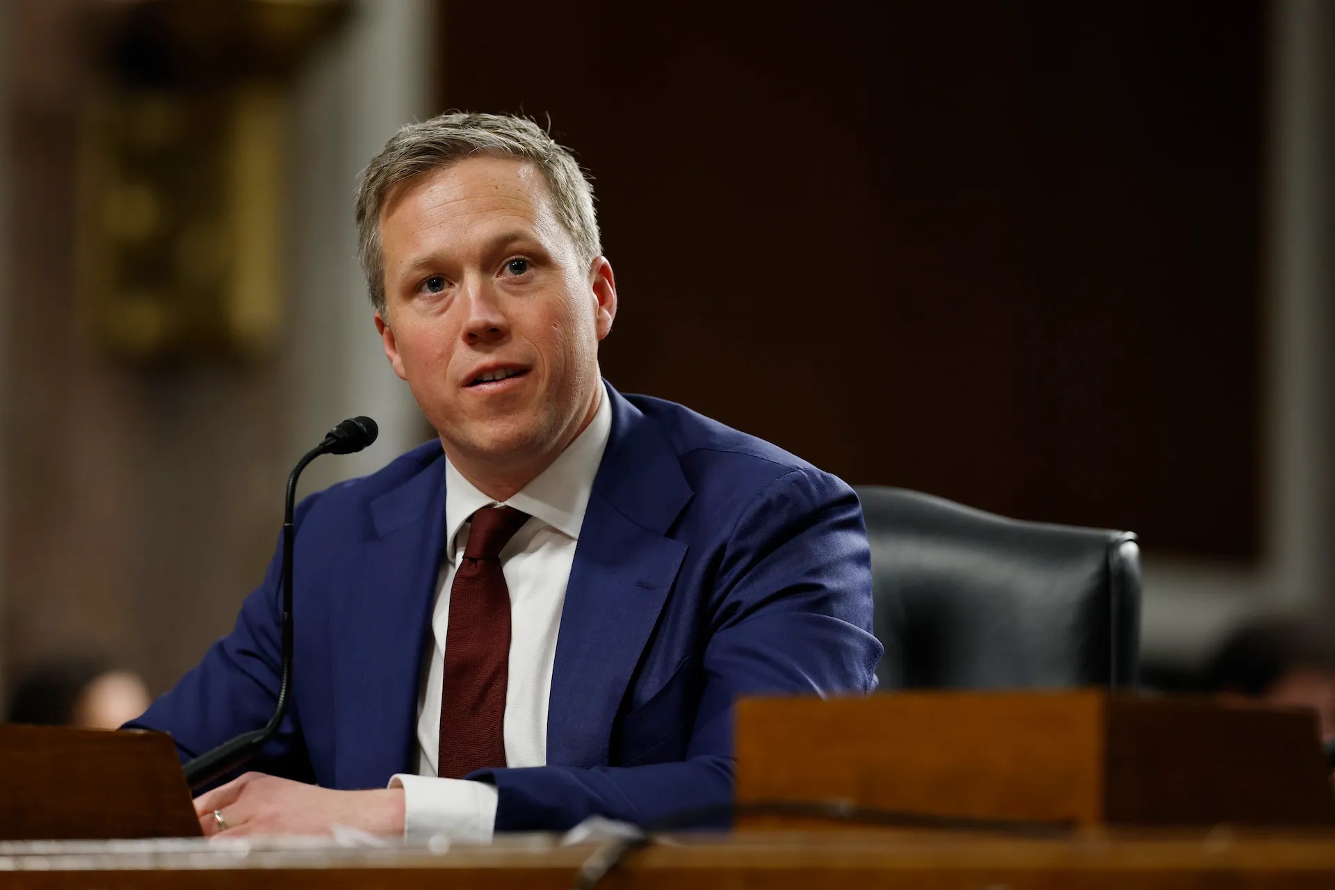 莹观天下|美陆军部长突然参与对乌谈判，原来他是“万斯的人”