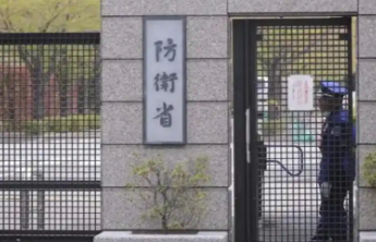 日本防卫省：日美在日本海上空举行联合训练