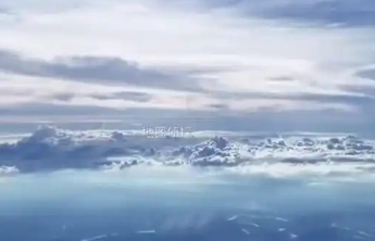 无人机飞上8000米高空？警方最新回应