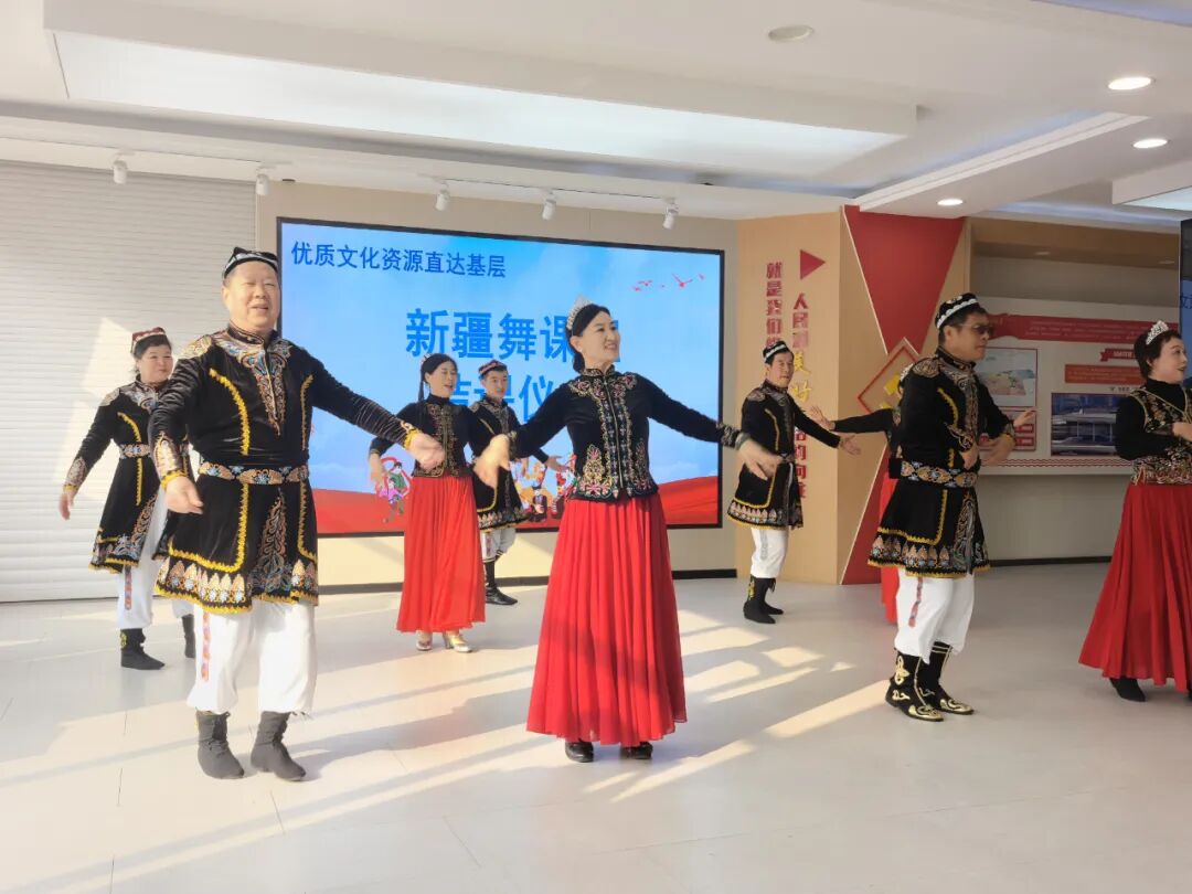 裙摆飞扬话融合！东港区石臼街道银海社区“融”文化暖人心