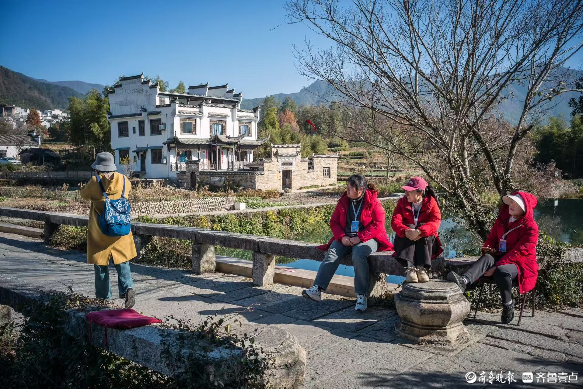 俞见|石栏闲坐图