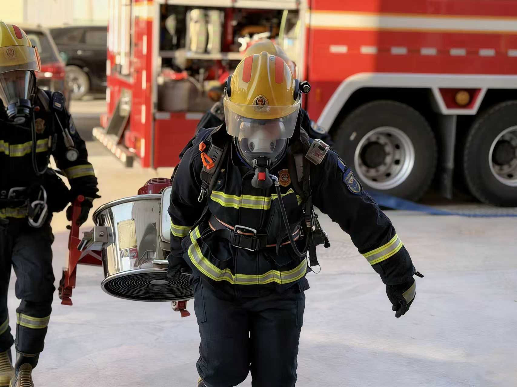 河口区消防救援大队培训+实操+演练 筑牢高层住宅消防安全防线