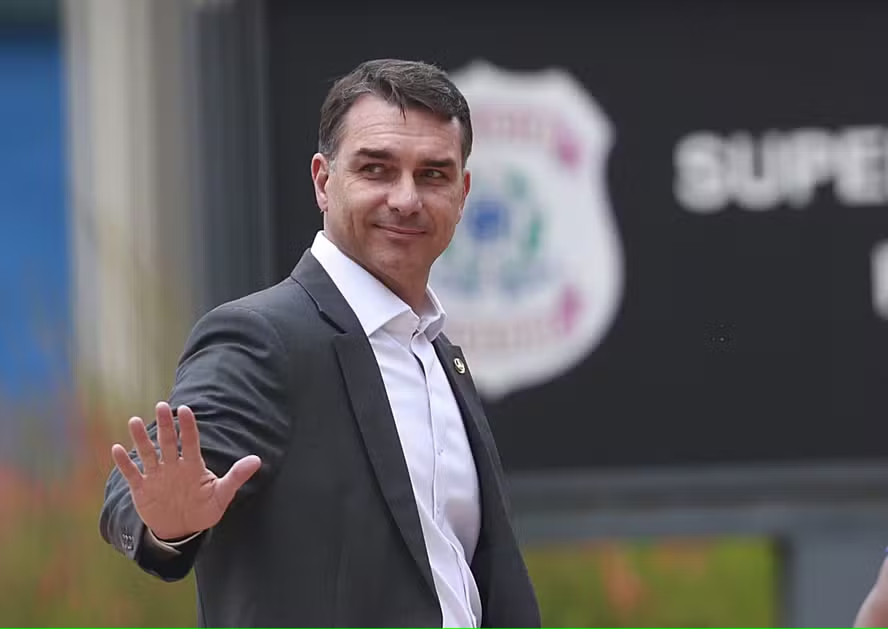 莹观天下|博索纳罗长子参选巴西总统，能给卢拉带来多大挑战