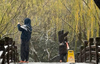 双预警继续发布，预计未来2小时济南新增积雪深度1-2 厘米