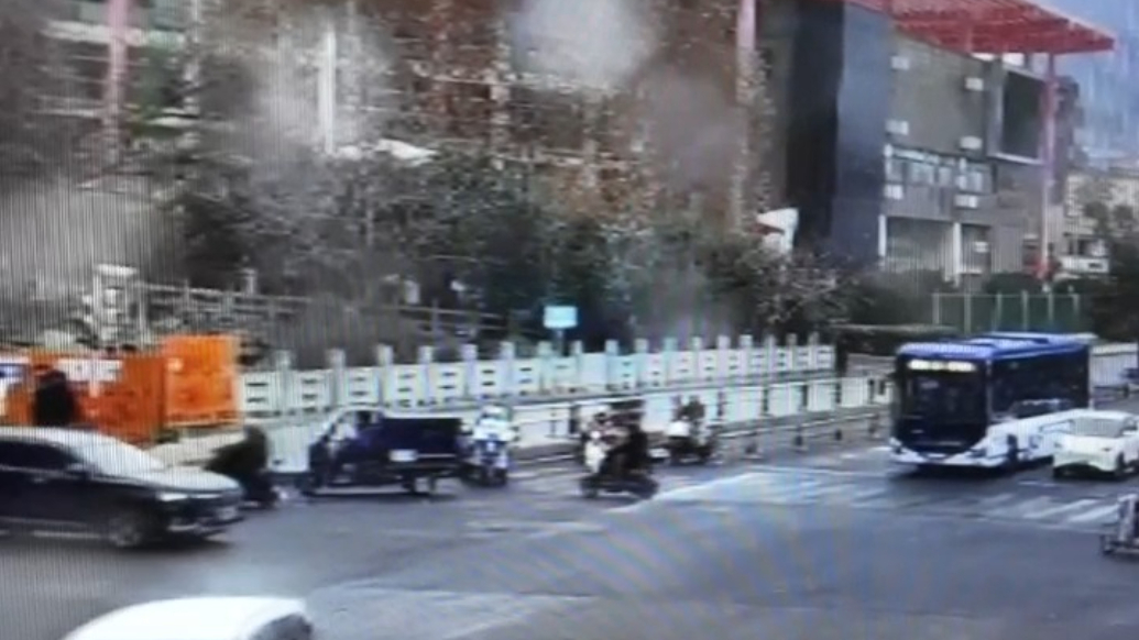 果然视频丨初雪恰逢周五晚高峰，济南天桥区这些地方车流量较大