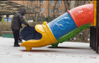 “西高地投毒案”事发小区居民仍心有余悸：最担心孩子中毒