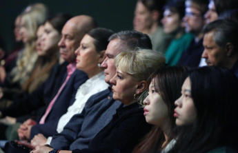 铭记历史，才能避免悲剧重演——中国电影《南京照相馆》在白俄罗斯首映