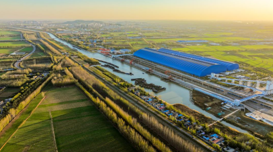 济宁港跻身亿吨大港行列，成为北方内河首个吞吐量过亿吨的港口
