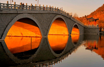 12月22日最佳情报|车辆正常行驶被撞理赔难，壹粉报料获奖