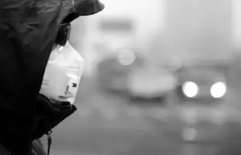 重污染天，能不出门尽量不出门