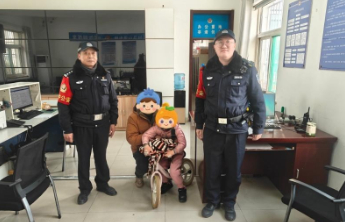 走失女童骑车“独闯”机动车道，济南民警暖心助团圆