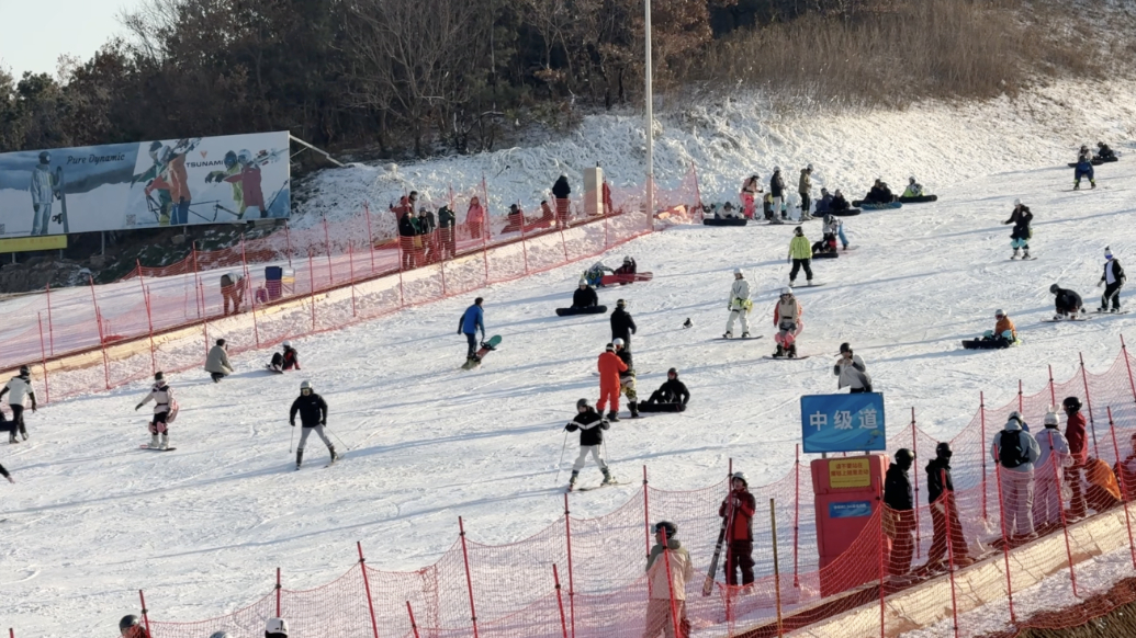 果然视频丨滑雪教练夏天干什么？揭秘“候鸟”教练的迁徙路线