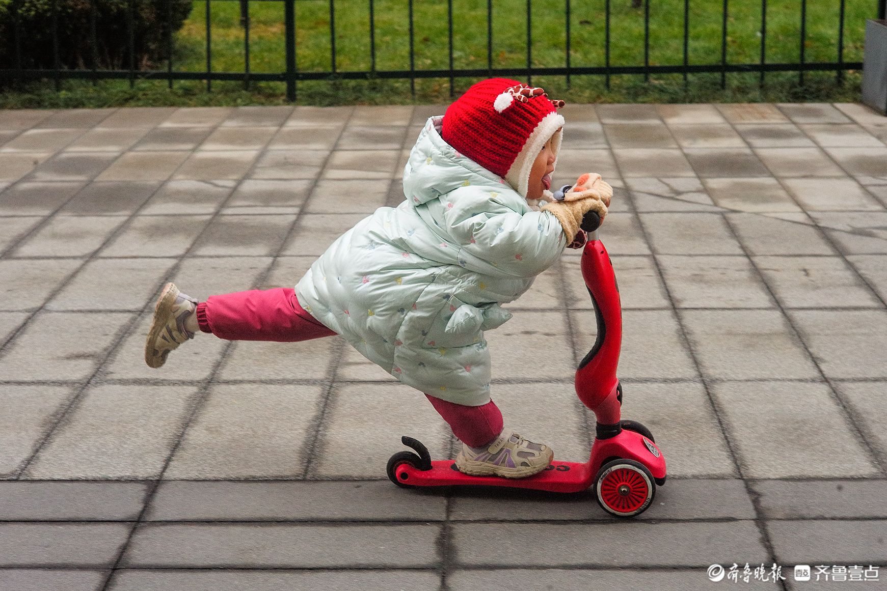 今视角|四岁萌娃滑板车上的 “马踏飞燕”